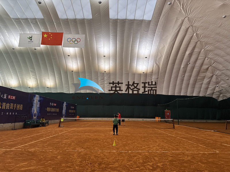 冬日打球自由！氣膜網球館也太香了吧